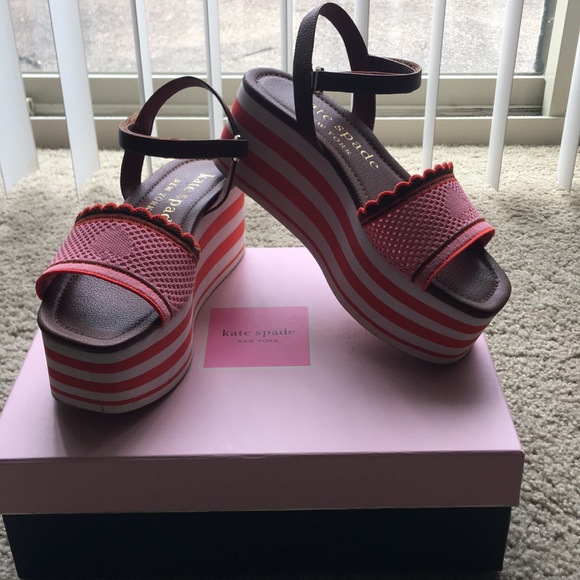 Platforms - Picture 1 of 3